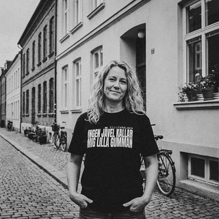 Ingen Jävel Kallar Mig Lilla Gumman - Villfarelser - T-Shirt - mangobeard